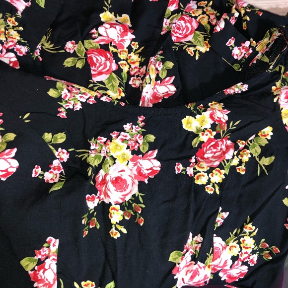 Black Floral Romper - Picture 4 of 5